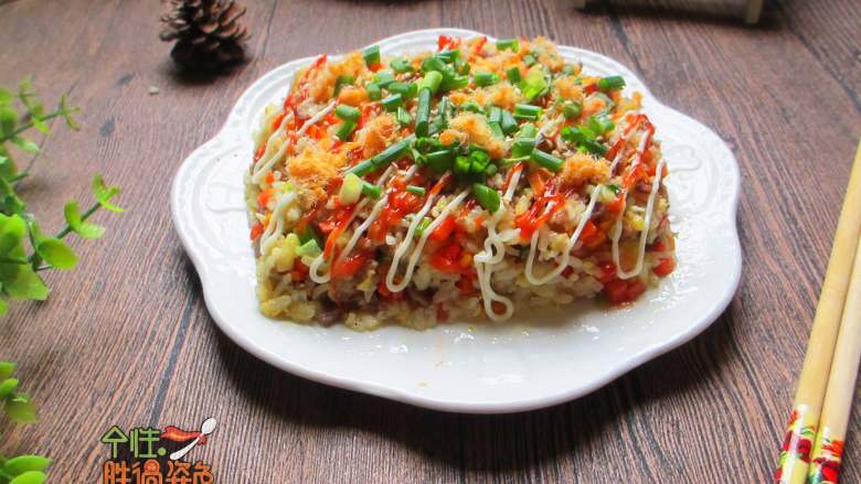 牛肉炒饭,米饭有嚼劲，荤素搭配，满满的营养