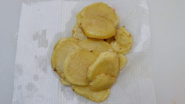 完美便当方程式「11」,煎好,捞出沥干油