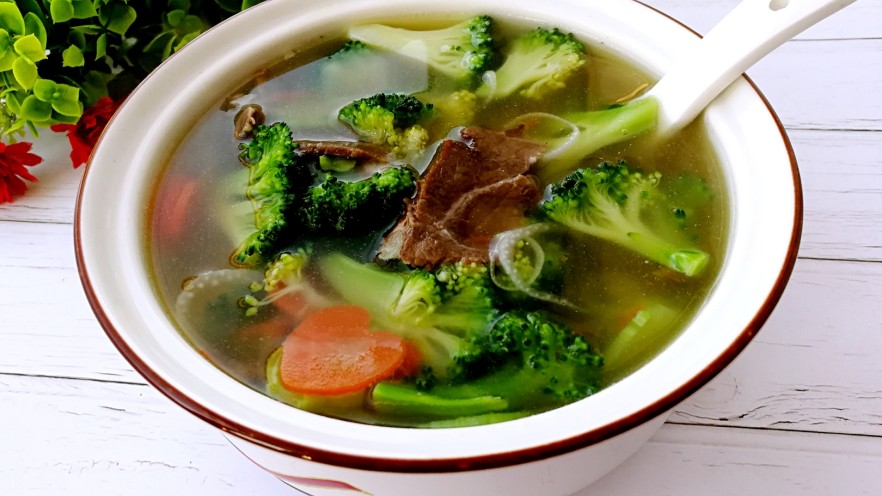 爱心西兰花牛肉汤