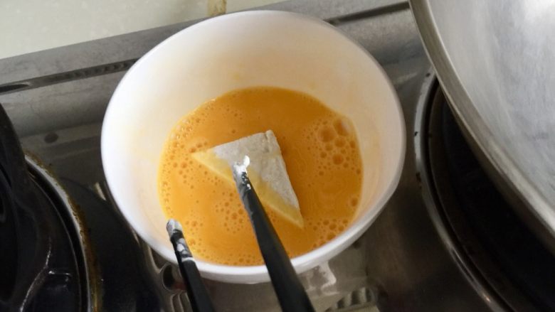 红墙绿瓦,墨走游龙➕阿晨家常豆腐,再沾蛋液