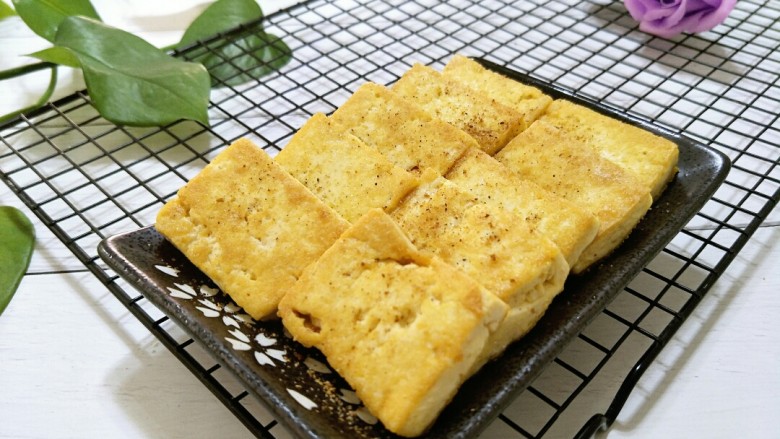 椒盐煎豆腐,成品图美美哒!