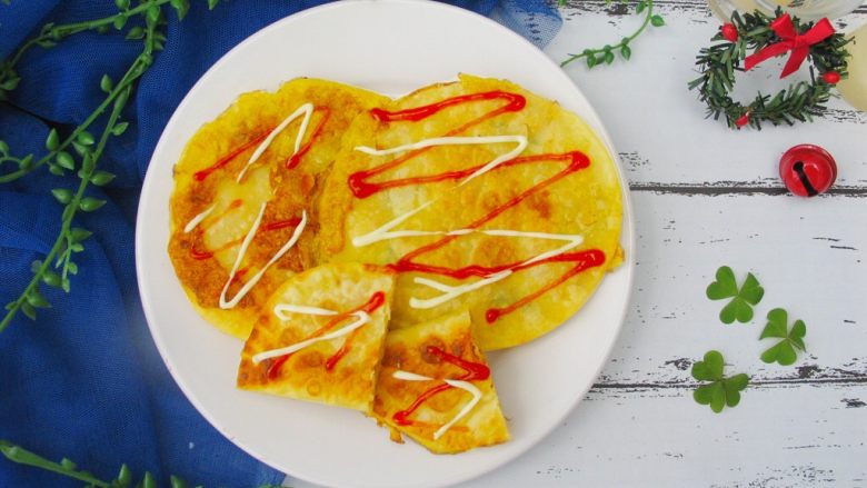 迷你鸡蛋灌饼（饺子皮版）,美味就完成啦！ 
大家喜欢我的菜谱记得点赞和收藏哦！
欢迎评论留下您的宝贵意见！ 谢谢啦！