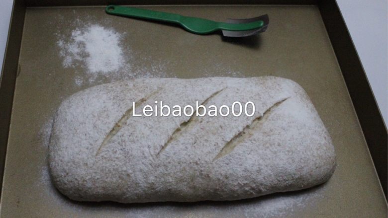 DIY 巧克力火锅面包船,在温度35度,湿度80的温暖湿润处进行最后发酵,发酵结束,撒粉割包。