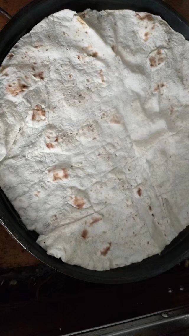 早餐鸡蛋饼,单<a style='color:red;display:inline-block;' href='/shicai/ 4233'>饼</a>一张放电<a style='color:red;display:inline-block;' href='/shicai/ 4233'>饼</a>铛