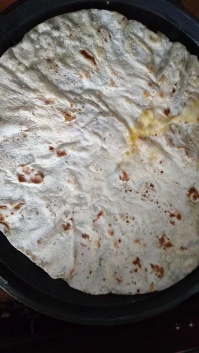 早餐鸡蛋饼,翻面铛熟鸡蛋