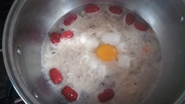 最滋阴补血的早餐,酒酿桂圆鸡蛋,敲下鸡蛋