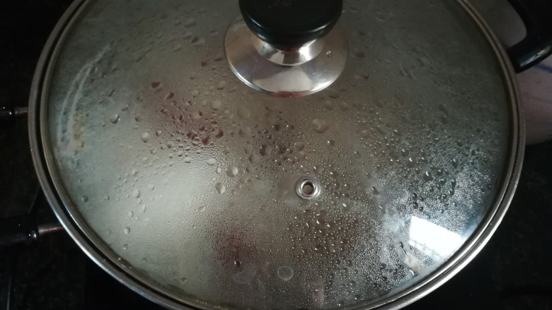 最滋阴补血的早餐,酒酿桂圆鸡蛋,再煮一会会儿