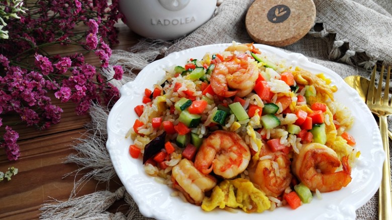 五彩虾仁炒饭
