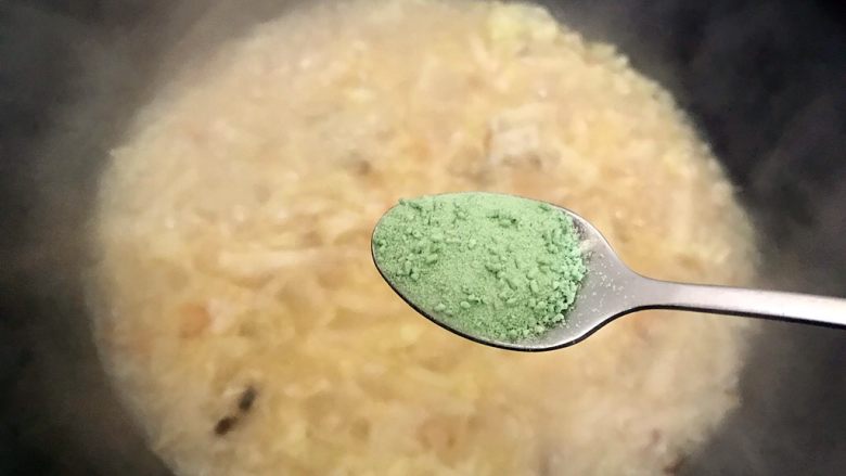 咸肉菜饭,加一丢丢蔬之鲜(鸡精)