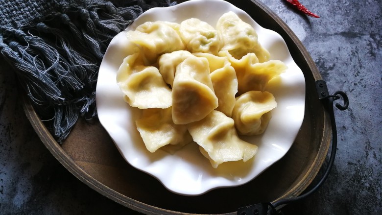 白菜豆腐水饺,成品图,配上油辣子,开吃。