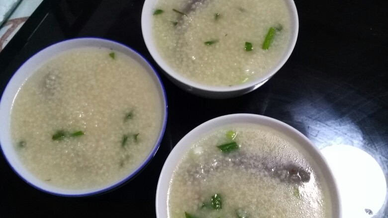 小米海参粥,起锅分装,完工