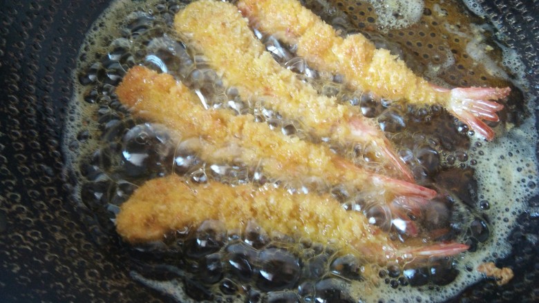 外酥里嫩,口感鲜香的“沙拉炸虾”,这是翻个的虾。