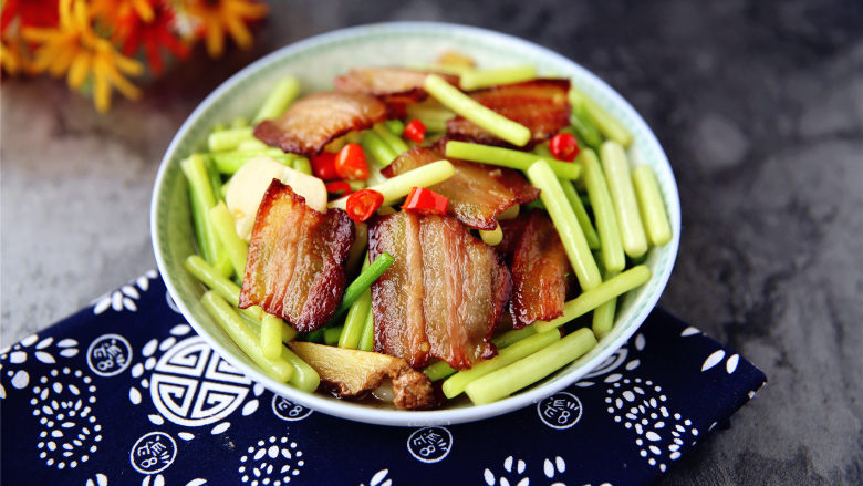               蒜薹炒腊肉
