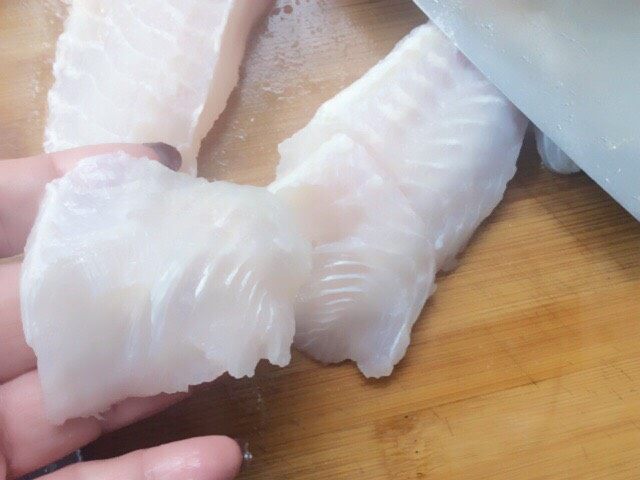 果味芝麻龙利鱼,中间划开,斜刀篇厚片