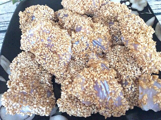 果味芝麻龙利鱼,全部粘好备用
