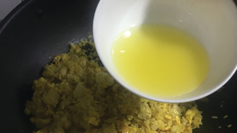 黄梨炒饭, 调味, 入黄梨汁.反超均匀