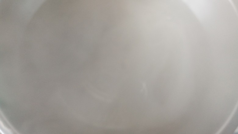 无油版蒜蓉粉丝蒸虾,用开水泡软