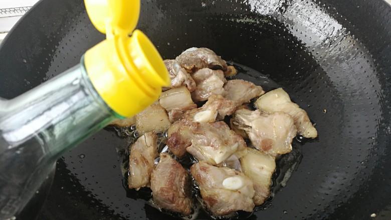猪八戒踢皮球,加生抽,老抽,料酒