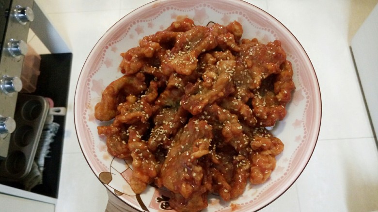 东北锅包肉
(茄汁锅包肉),非常非常好吃，我更喜欢空口吃，完全停不下来