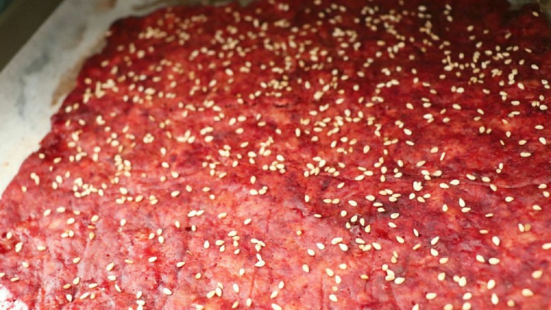 蜜汁猪肉脯,再放入烤箱,烤十到十五分钟。
