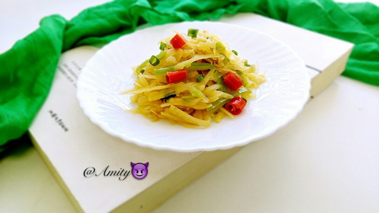 酸辣土豆丝,成品图