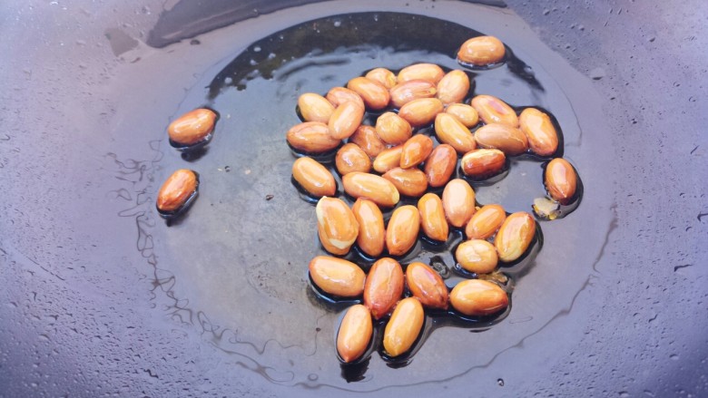 最好吃的宫保鸡丁(超详细步骤),小火炸