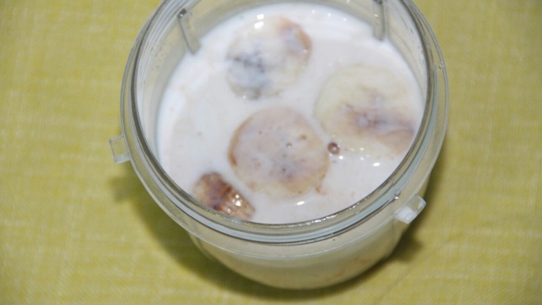 巧克力香蕉奶,大概100ml