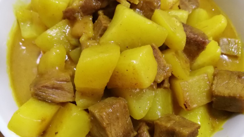 咖喱牛肉土豆饭,起锅装碗,