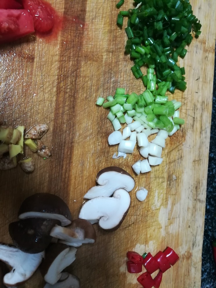 图文解说从活鱼到鱼丸的全过程,切碎,所有食材都切碎