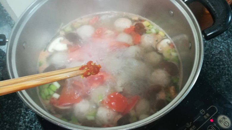 图文解说从活鱼到鱼丸的全过程,辣椒,醋等调料