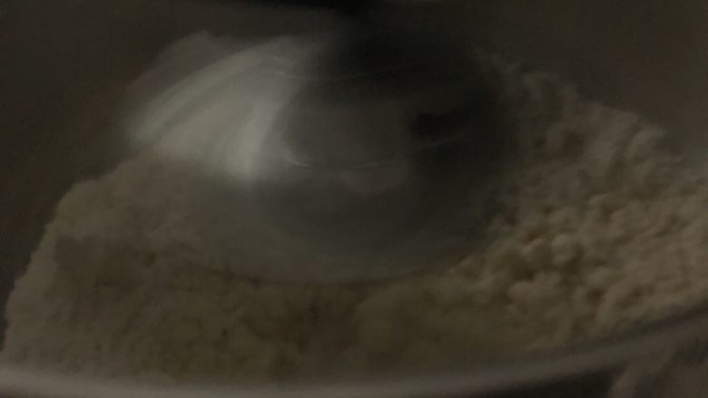 奶酪系列之:奶油奶酪吐司,开始揉面