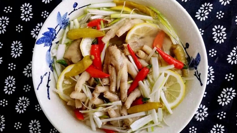 柠檬泡椒凤爪,再适当添加泡椒。