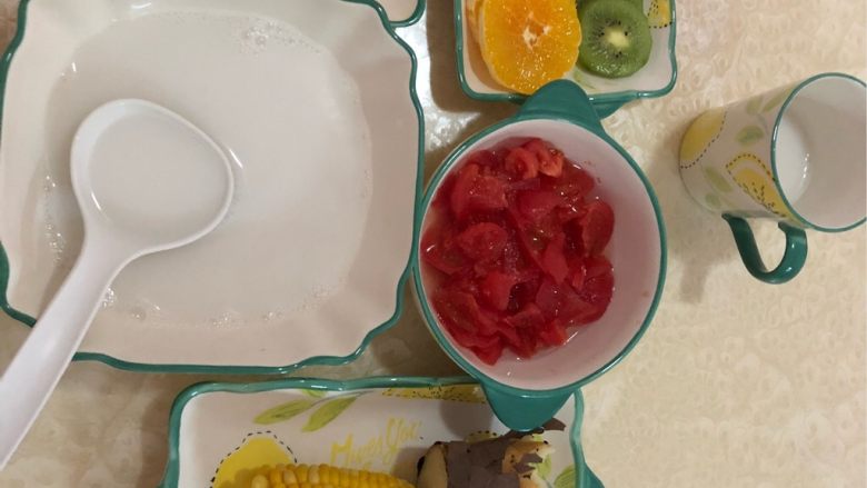 破壁机版鲫鱼浓汤,好了,享受你的美味早餐吧,这款浓汤细腻浓稠,用来做宝宝餐的汤底也是不错的哦!如果有美食爱好者请加我的微信mm1071020859进入我们的美食交流群,那里有一群爱美食的人等着你哦!