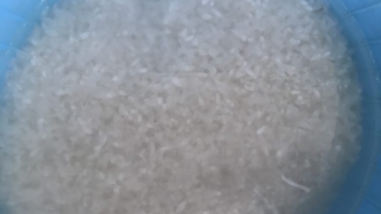 自制八宝饭,用清水浸泡至少4小时以上