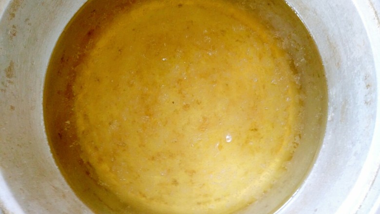 广西米饼,这个是老妈自己熬的糖浆,用的是白糖和水熬制而成的,自己熬的糖浆要好一点