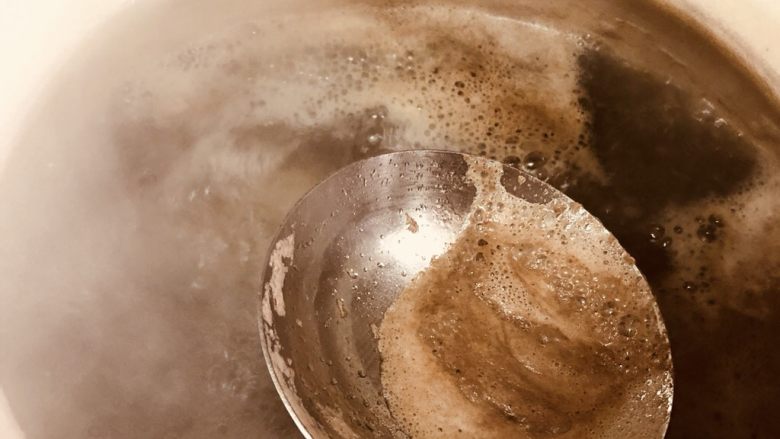 番茄排骨汤,<a style='color:red;display:inline-block;' href='/shicai/ 434'>排骨</a>打泡子