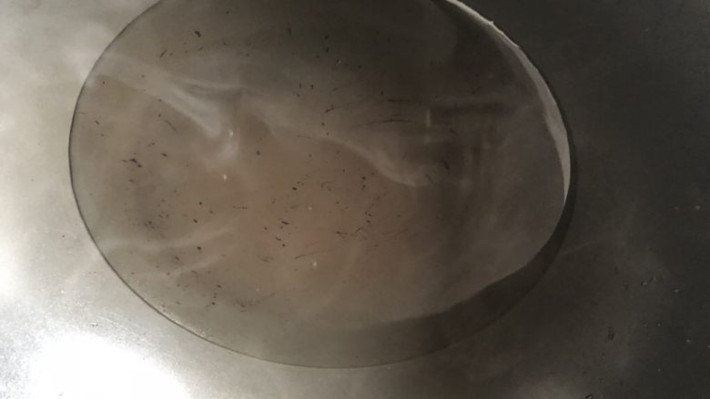 红烧狮子头,另起锅,锅内加入热水