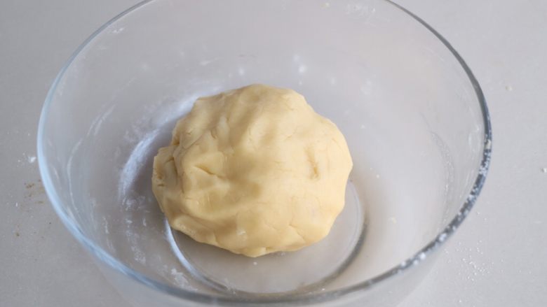 蔓越莓饼干,揉成面团;