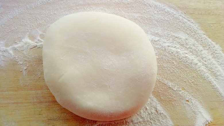 豆角焖面,活好的面团醒半个小时。