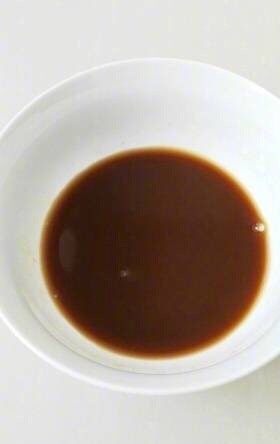 家常菜鱼香肉丝,生抽一勺、醋3勺、<a style='color:red;display:inline-block;' href='/shicai/ 3729'>白糖</a>4勺、淀粉少许,然后调成糖醋汁备用