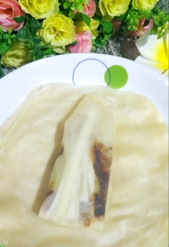 京酱肉丝,一边折起