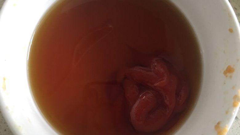 酸甜莲藕肉饼,将酱料调好