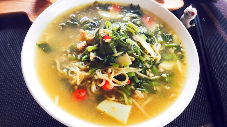 冬笋雪菜肉末面,装碗吃面喝汤,美味!