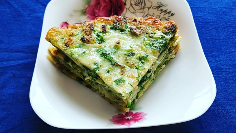 早餐快捷\鸡蛋葱花苦菊饼