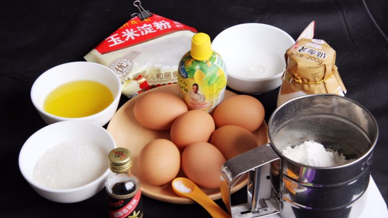 酸奶戚风蛋糕,酸奶蛋糕的材料清单。