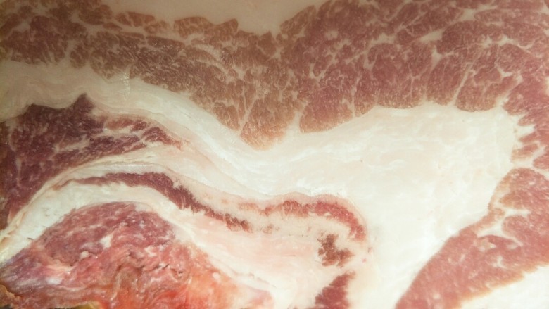珍珠丸子,<a style='color:red;display:inline-block;' href='/shicai/ 428'>五花肉</a>(爱吃瘦肉的可选梅肉)剁馅(我是先把肉冻一下再切丝,切丁)也可直接绞肉馅