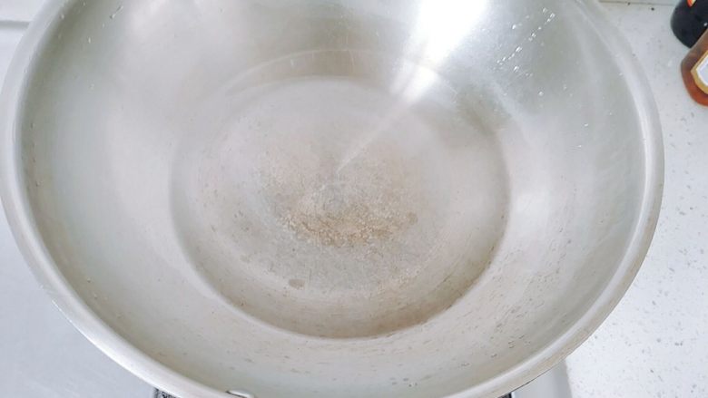 女性补品~暖宫驱寒活血茶,锅里加水,不需要很多。
