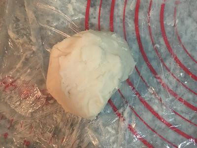 胡椒饼,取出冰硬的油酥,