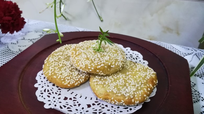 香蕉芝麻坚果仁馅饼,成品图