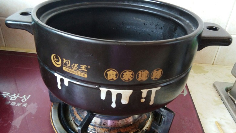 砂锅酱香脊骨,东北人就要大口吃肉,开火热砂锅
